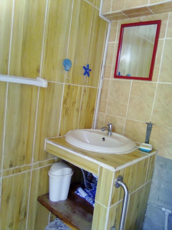 Chambre Independante Chez L'Habitant Parrita Dış mekan fotoğraf