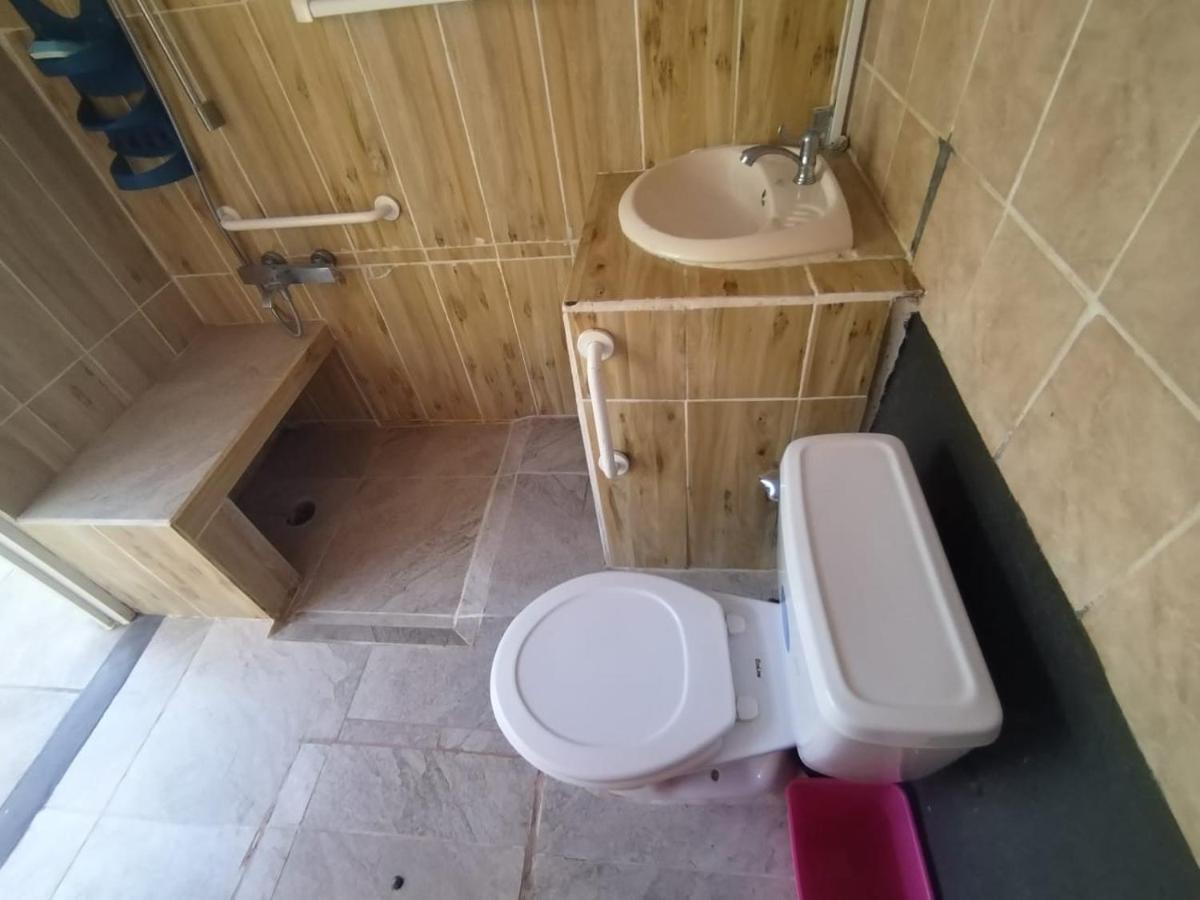 Chambre Independante Chez L'Habitant Parrita Dış mekan fotoğraf